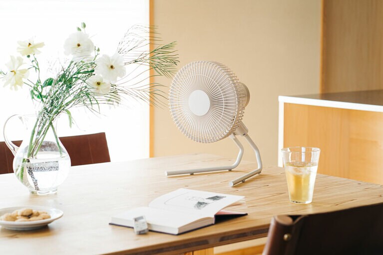 食事や趣味の時間も快適に。