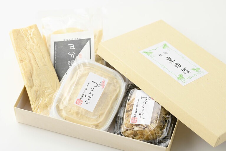 【錦市場】京ゆば詰め合わせ 2,778円(つまみゆば 160g、ゆばちりめん 40g、五分張ゆば 3枚、引上ゆば 2枚)／湯波吉