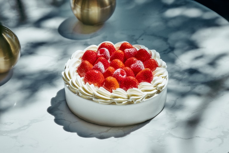 新作「ストロベリー クラウン」7,500円。直径18cm×高さ12cm。