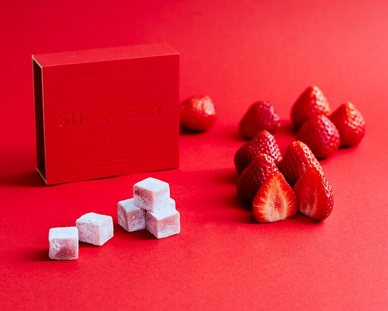 アロマ生チョコレート STRAWBERRY 2,376円。※全店舗で販売。