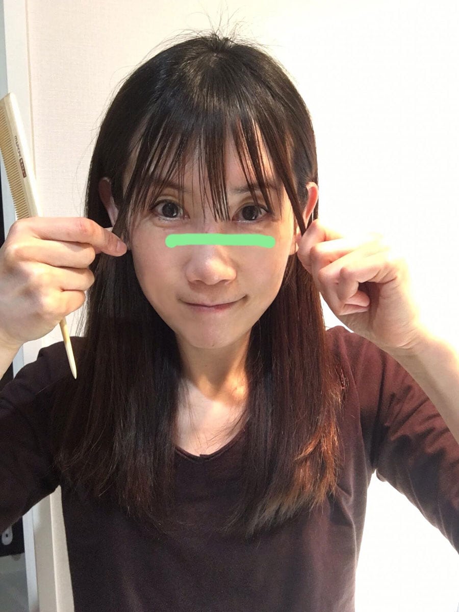 切る長さの位置は、薄め前髪にする場合、右画像の「目の下(緑色の線)」がおすすめ。どちらもあとで巻きやすくなります。
