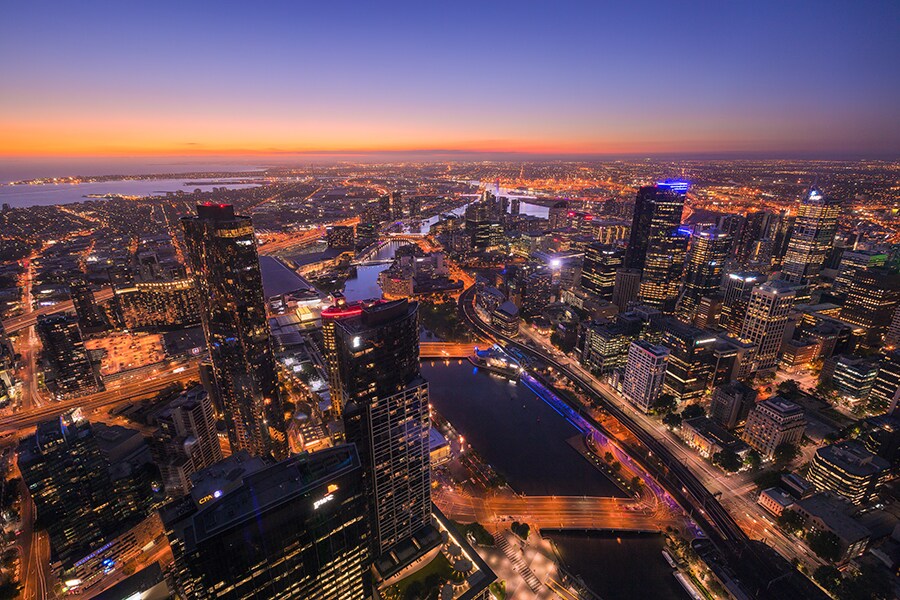 メルボルン市街の夜景。photo:Tourism Australia