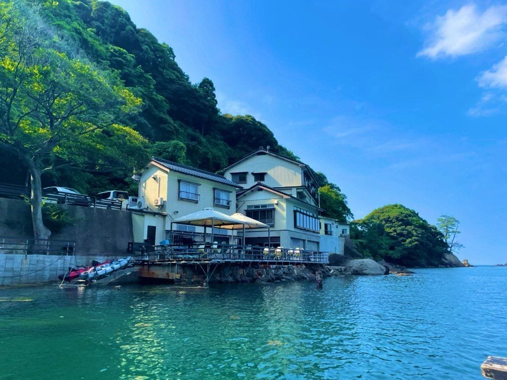 海側から見たみたはま荘の外観