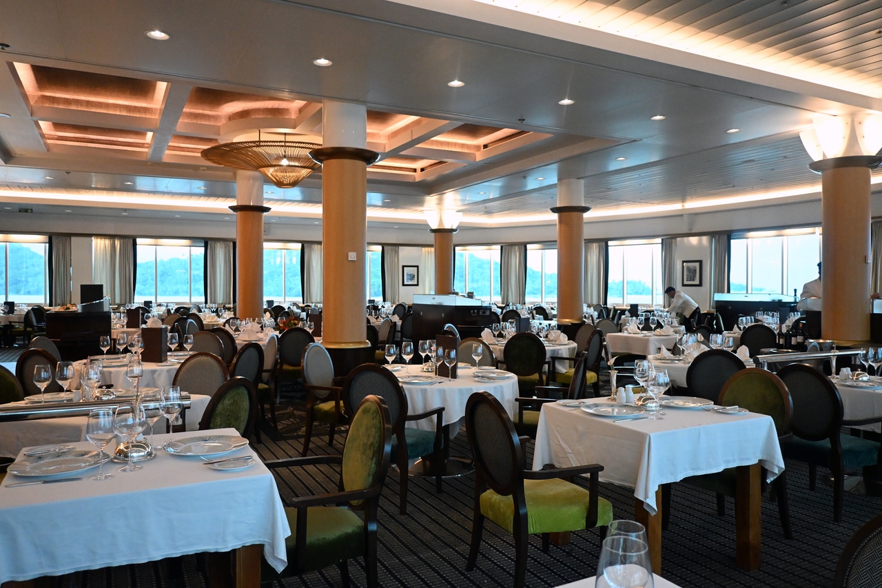 「レトワール」は、ディナーのみの営業で、予約は不要。