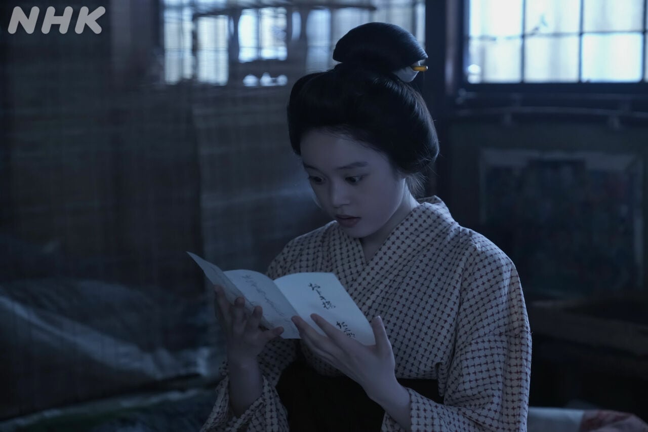 『ばけばけ』の画面は朝ドラ史上最も“暗い”(『ばけばけ』公式Xより)
