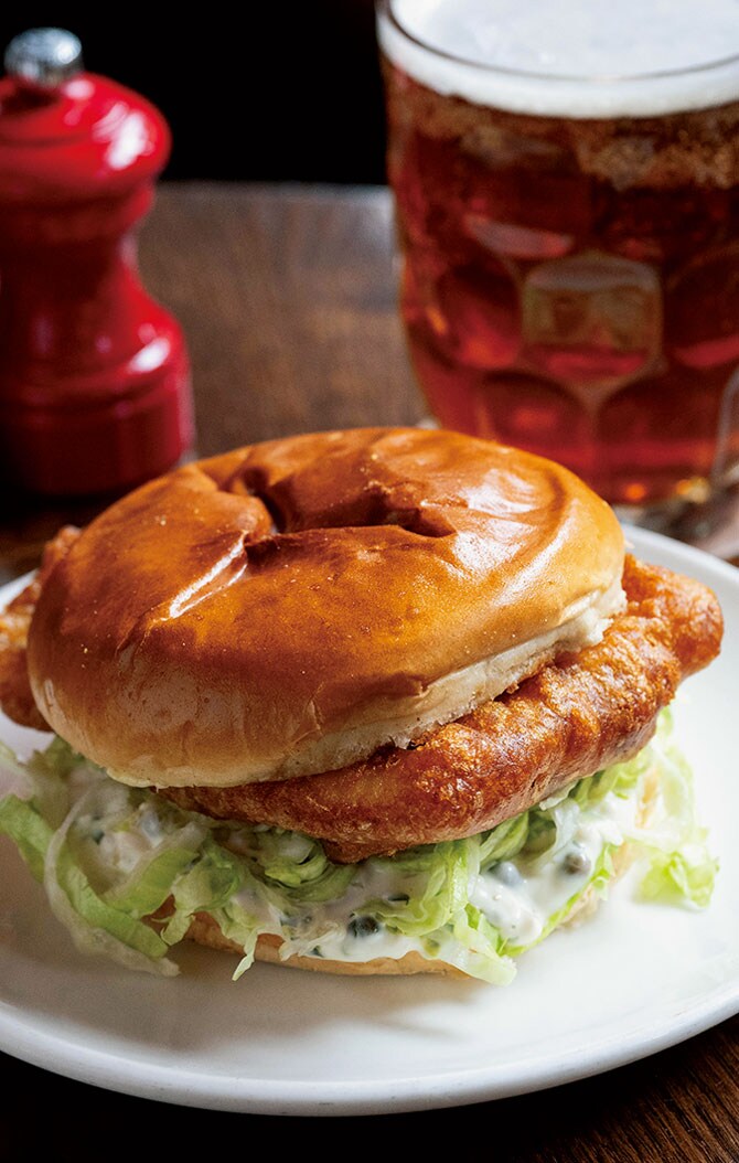 “フィッシュ・フィンガー・サンドイッチ”£15。