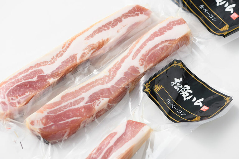【三重県】松阪ハムの「生ベーコン」各800円(160g)。