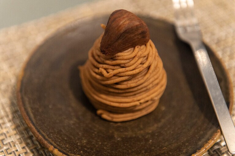 名物「京都・丹波 極上渋皮栗のもんぶらん」はイートインで780円。