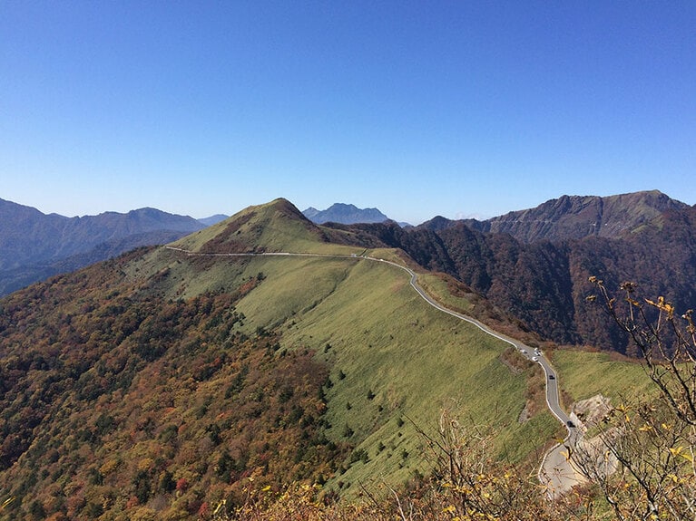 UFOライン(瓶ヶ森林道)。