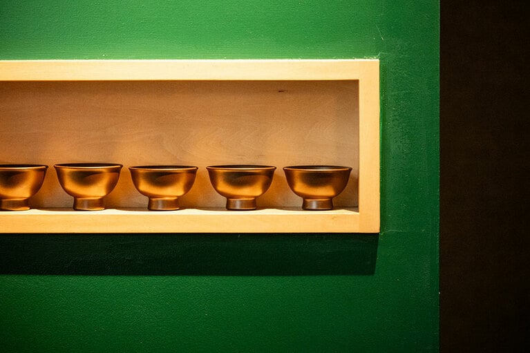 器や茶器も、丹精こめてつくられた作家たちの作品を使用。