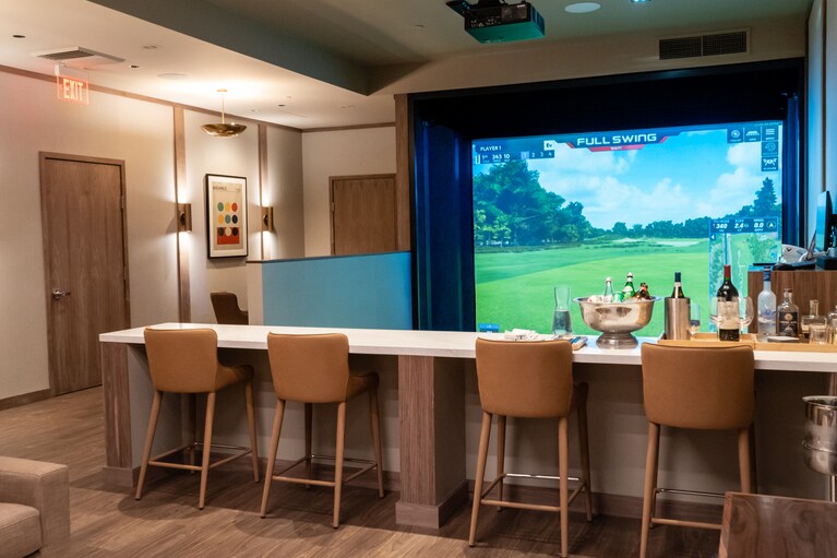 宿泊者専用のラウンジ「ザ・リビングルーム」。写真提供：ロータス・ホノルル・アット・ダイヤモンドヘッド。