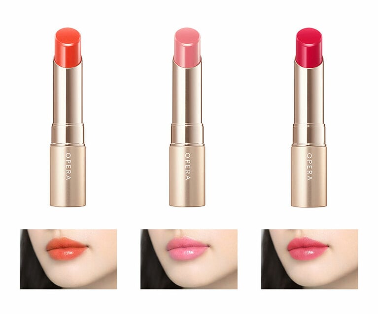 「唇の皮がむけやすいけど、これは大丈夫」という声も多い保湿力。その秘密はサラサラのリップケアオイルをベースにしているから。オペラリップティント N 赤みの入ってなじみやすい04オレンジ、可憐な花びらのような07ベイビーピンク、2020年1月23日に限定で発売される106ピンクフレイズは復刻カラー。ベリーニュアンスのある甘いピンク。 各1,500円／イミュ