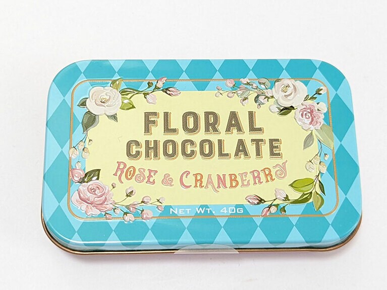 ポーチの中に入れて持ち歩きもアリなコンパクトなサイズ。