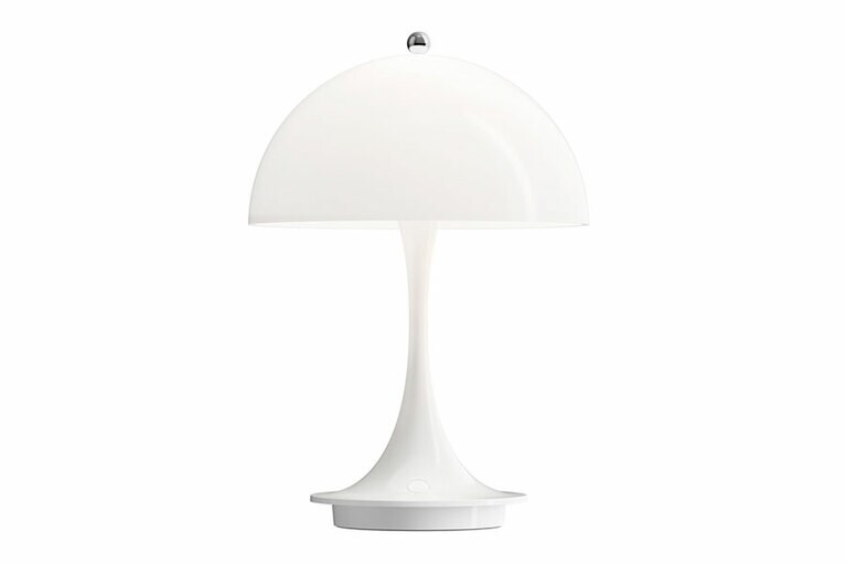 直径16×H23cm パンテラ ポータブル 34,100円／ルイスポールセンジャパン