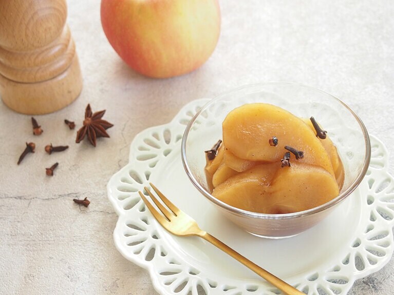 スパイスと黒砂糖のりんご煮。