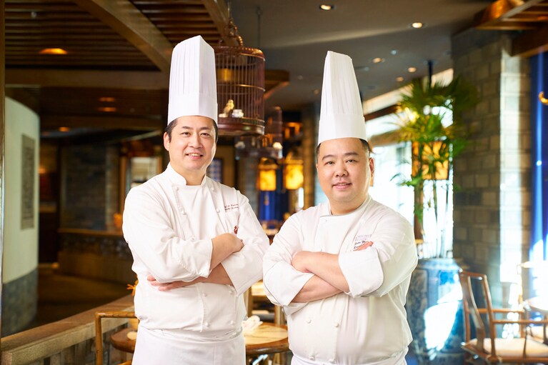 左：小室雄亮シェフ、右：ジャッキー・ジャンシェフ。