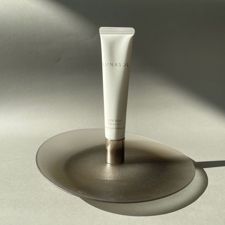 ルナソル グロウデイセラム UV SPF50+・PA++++ 30g 5,280円／カネボウ化粧品