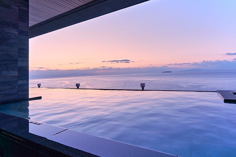 最上級の旅館リゾート「熱海・伊豆山 佳ら久」からの絶景。