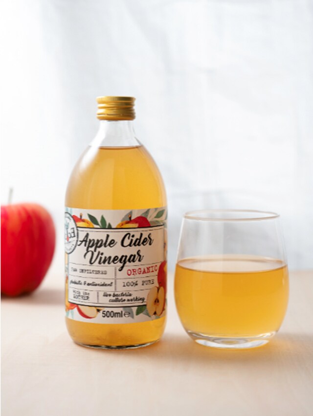 エコヴィナル 有機アップルサイダービネガー 500ml 647円、エコヴィナル 有機ペアサイダービネガー 500ml 647円、エコヴィナル 有機ラズベリービネガー 500ml 755円。※画像はアップルサイダービネガーです。