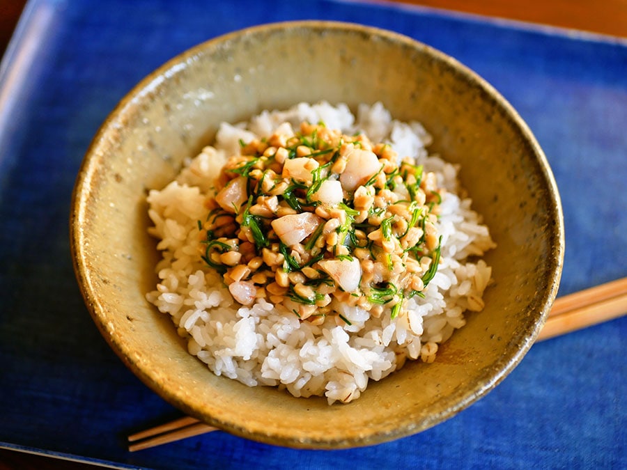 エビとおかひじき納豆のっけごはん。