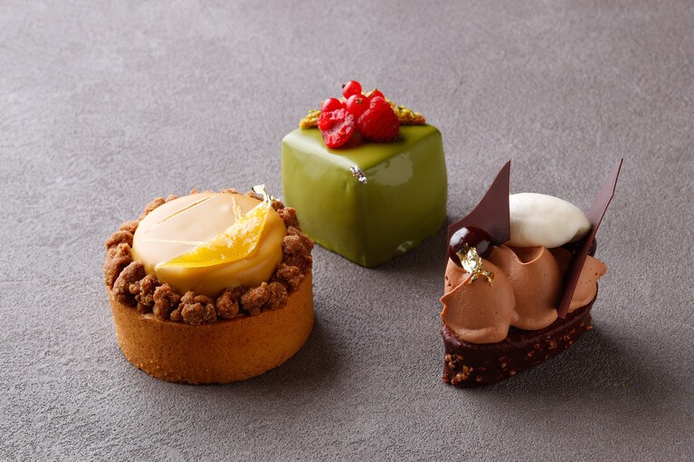 パレスホテル東京／左からテ シトロン　1,000円、ヴェール　1,050円、フォレノワール　1,050円。