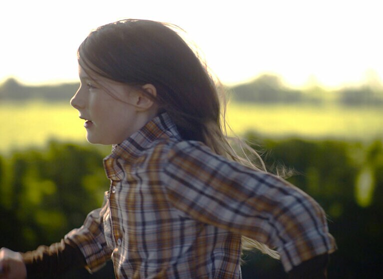 ヒューマントラストシネマ有楽町、新宿シネマカリテ、渋谷ホワイトシネクイントほか全国公開中『コット、はじまりの夏』© Inscéal 2022