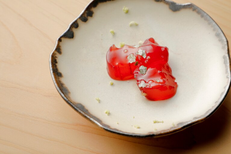 アロエヴェラの刺身 ラムの香りのベリーソース。