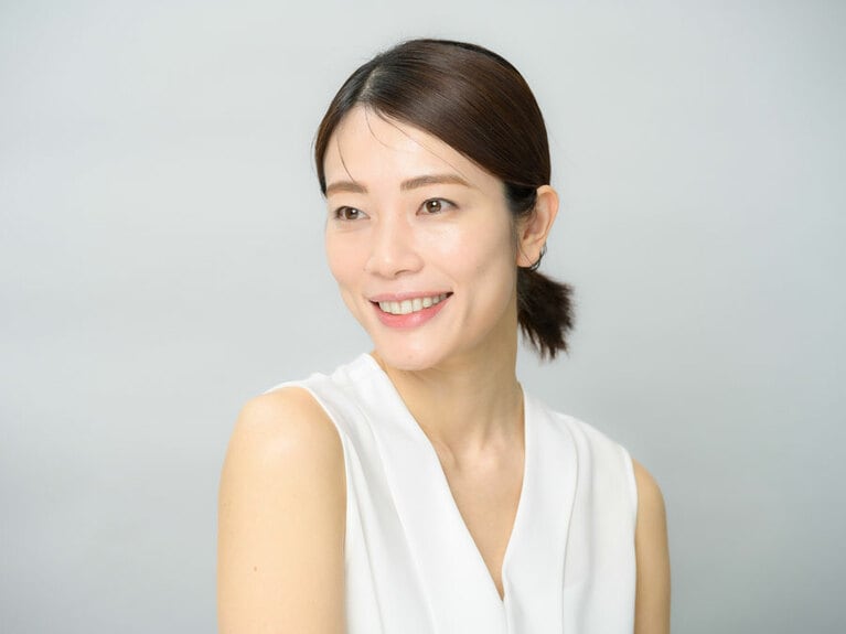 ベースメイク後。肌が明るくなり、透明感・立体感がアップ！