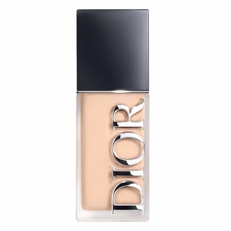 ディオール フォーエヴァー フルイド スキン ウェア 30mL 全11色 各8,030円　SPF25・PA+++／パルファン・クリスチャン・ディオール