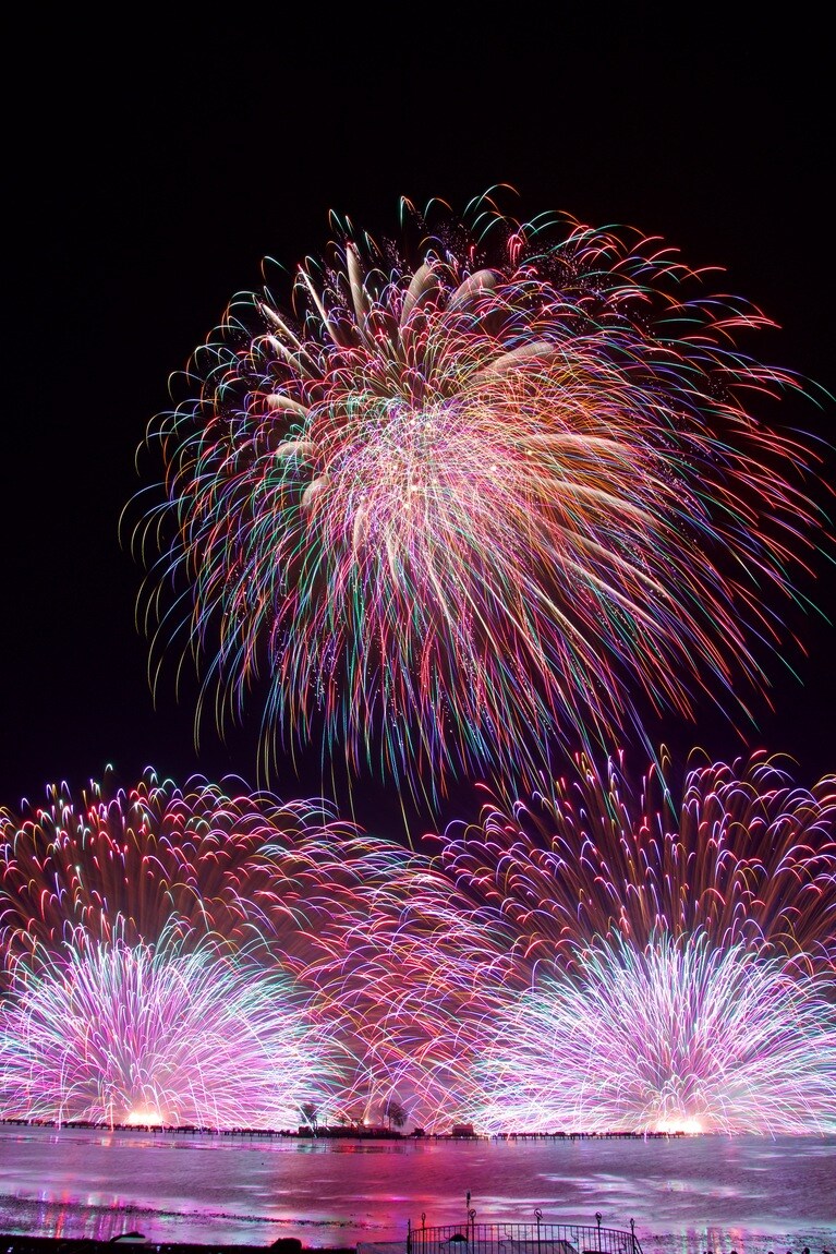 【長野県諏訪市】諏訪湖祭湖上花火大会。🄫諏訪市