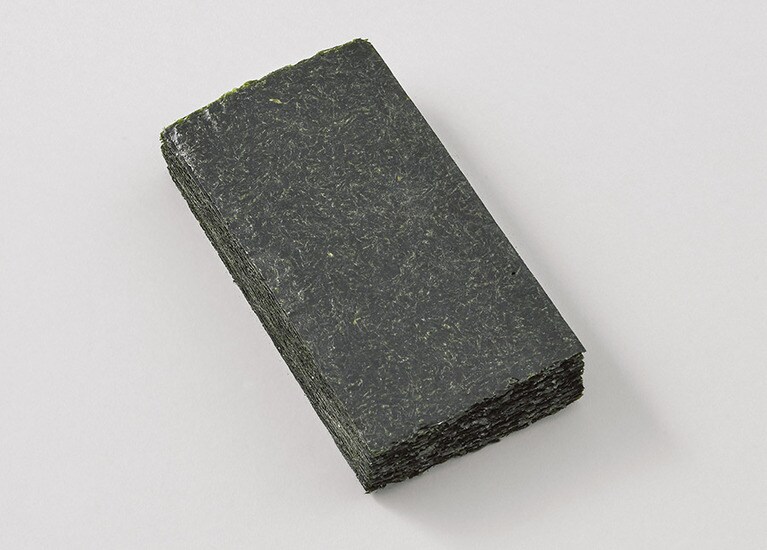 丸山海苔店の「こんとび(寿司屋専用缶入)」半切50枚×2袋 3,842円。