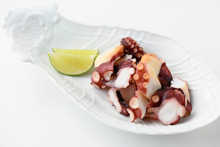 【茨城県】風實～かざみ～の「たこ燻製」800円(100gあたり)。