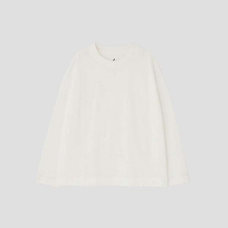 POLYESTER COTTON HIGH GAUGE PIQUE JERSEY 〈L/S T シャツ〉（WHITE・BLACK ・FLINT）19,800円。