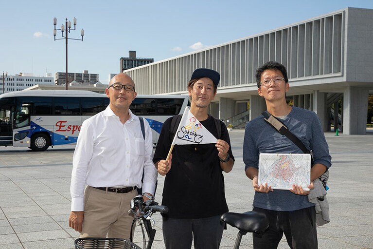 今回お世話になった「sokoiko!」ガイドのみなさん。ピースツアーの他にもサイクリングツアーを開催している。