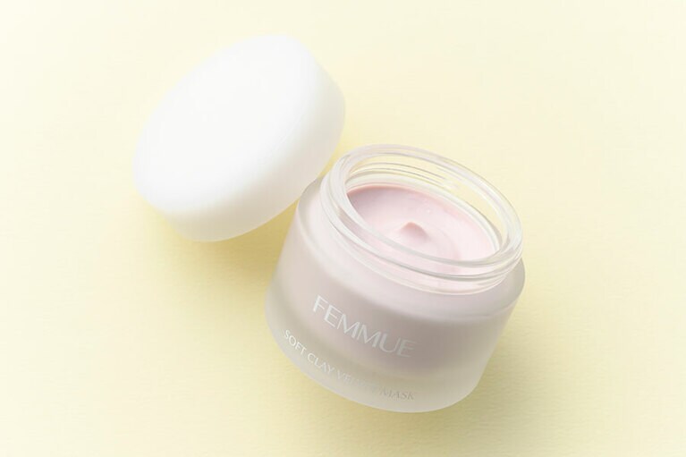 ソフトクレイ ベルベットマスク 50g 4,620円／アリエルトレーディング(2021年6月1日[火]より公式オンラインストア、Make↗Kitchenにて先行発売、6月7日[月]よりCosmeKitchenにて発売開始)