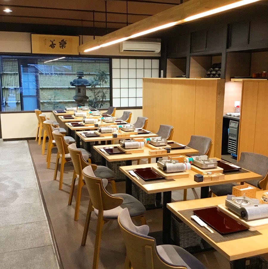 「千丸屋」さんの湯葉鍋ランチには湯葉の炊き込みご飯がセットでついてきます。京都に訪れる際には本家本元、絶品の「湯葉の炊き込みご飯」をぜひ。