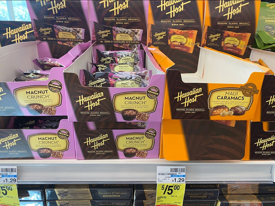 ハワイ生まれのチョコレートをお得な価格で販売している。ほかにも、お得に買い物ができる「ドン・キホーテ」も必見。