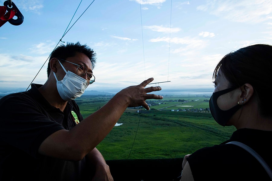 10歳の頃から熱気球に触れてきたという、パイロットの副島さん。Photo: Miyuki Unno