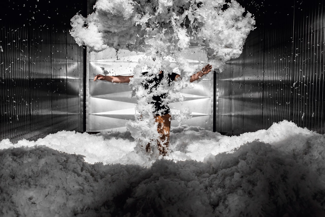 空気に触れさせて繊維のバランスを調整。