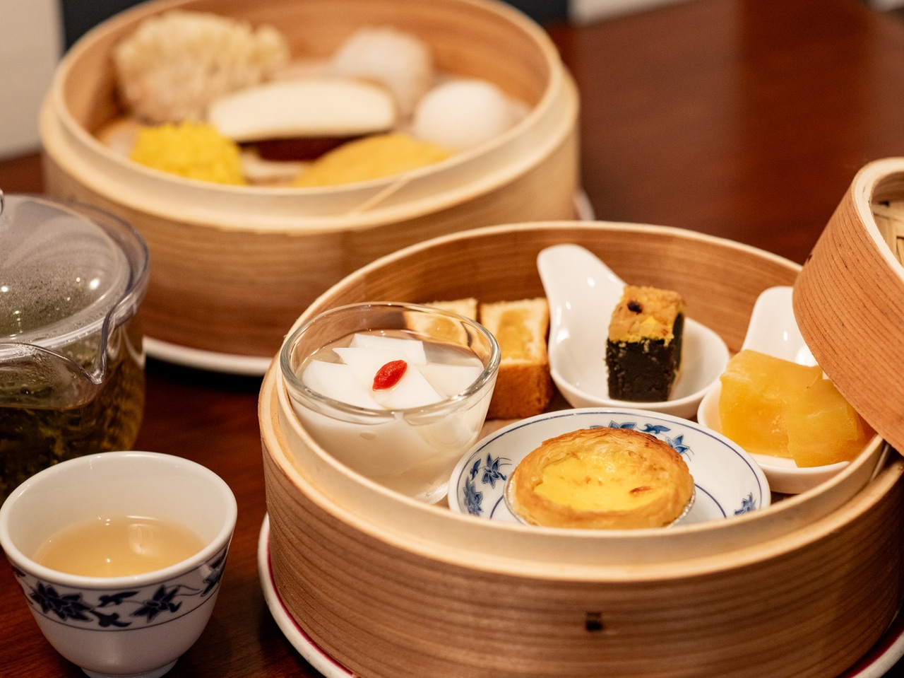 飲茶なアフタヌーンティーで、ひとくちずつ点心を。 初出:2025年5月2日