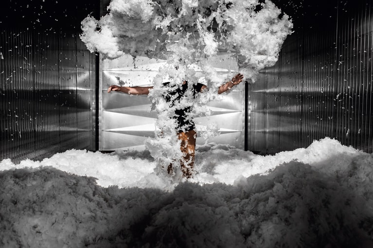 空気に触れさせて繊維のバランスを調整。