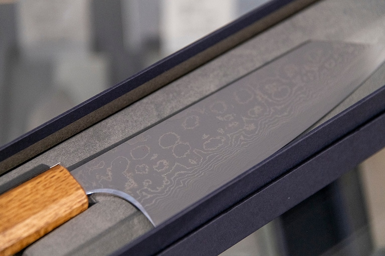 まさに研ぎ澄まされた美しい包丁。