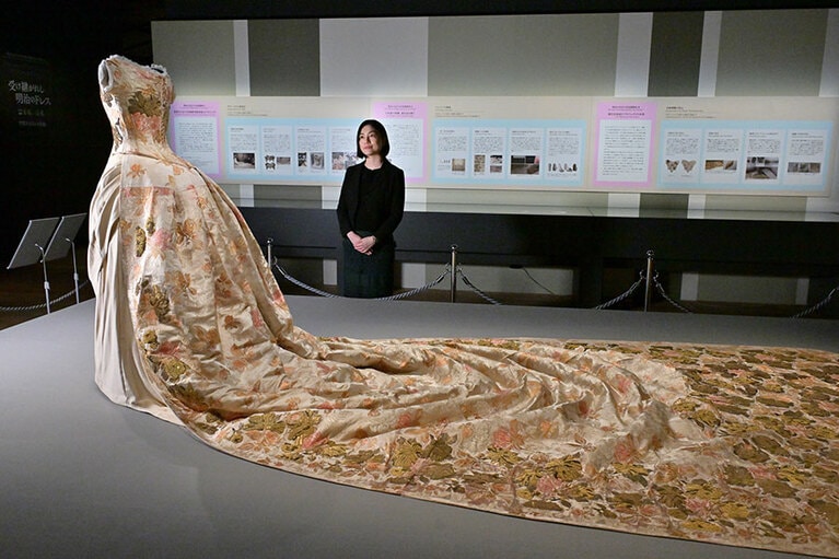 「受け継がれし明治のドレス」展