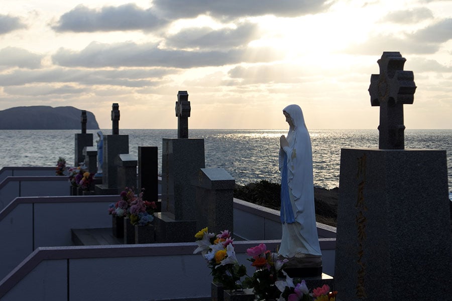 渕ノ元カトリック墓碑群のある場所は「日本の夕陽百選」にも選ばれています。