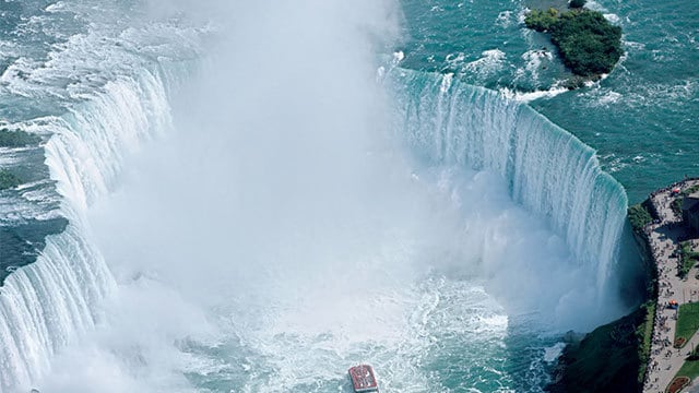 ナイアガラの豊かな土壌が育む オンタリオの名物ワイナリーを訪れる