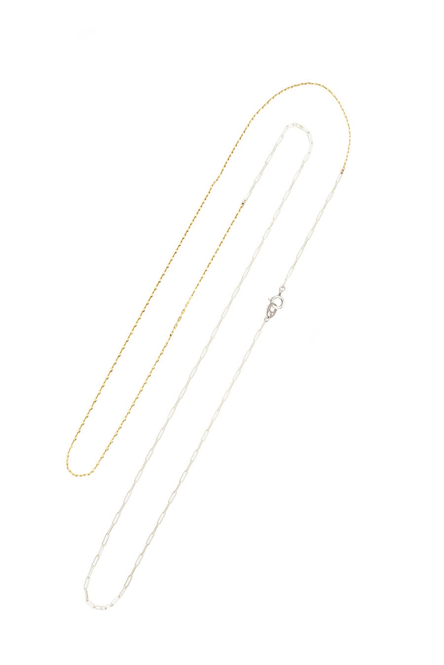 RadiantSquare Necklace 38,500円／RIEUK