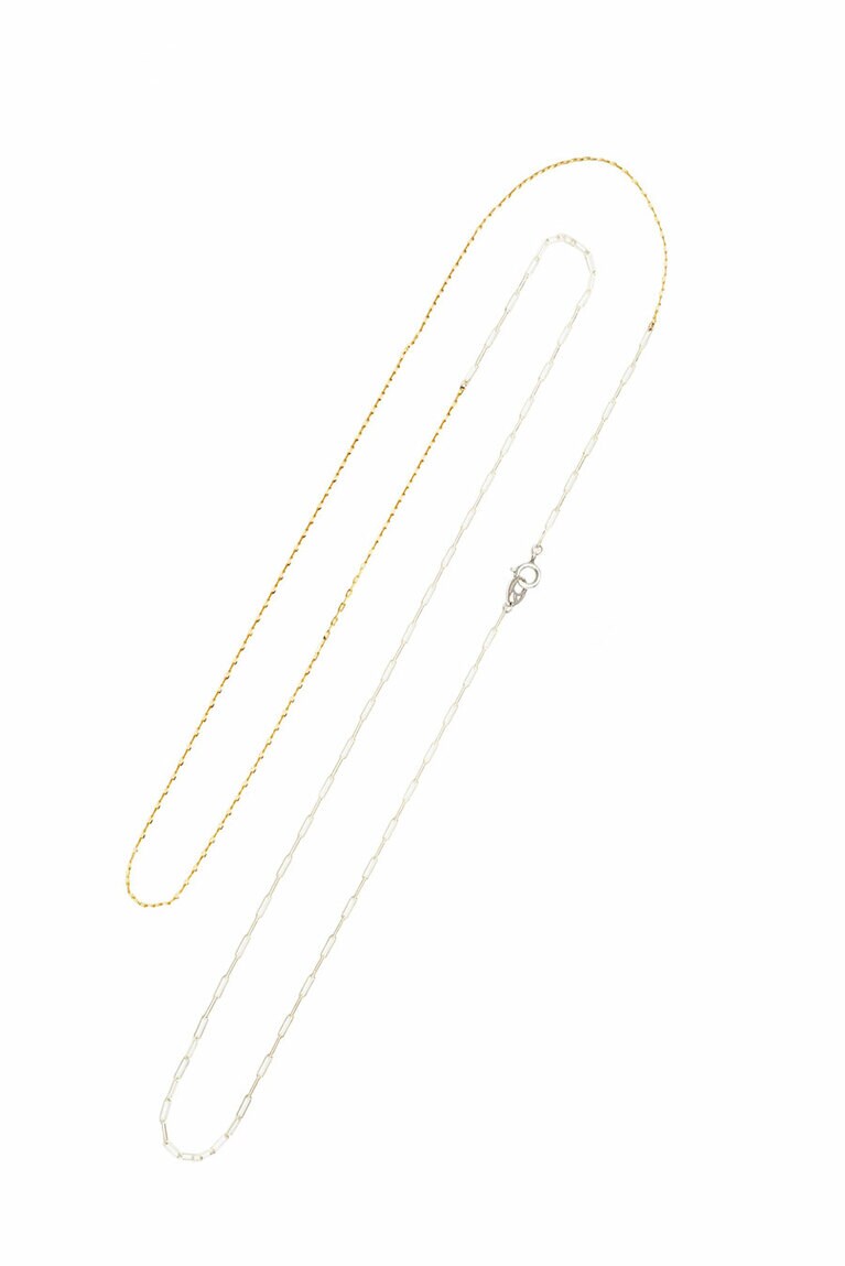 RadiantSquare Necklace 38,500円／RIEUK