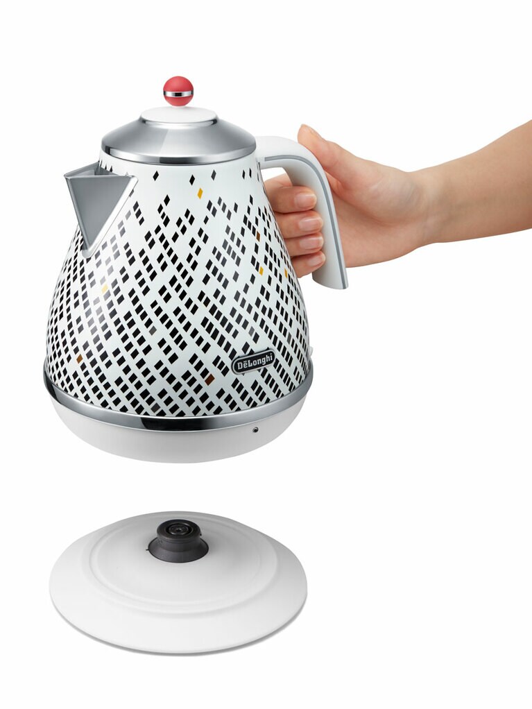 本体には空だき防止機能も搭載。沸き上がり時やケトルを電源ベースから持ち上げた際、自動的に電源がオフになるので、誰でも安全に使えますよ。