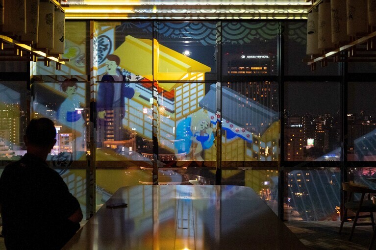 夜景×映像で、ここだけの没入体験を。