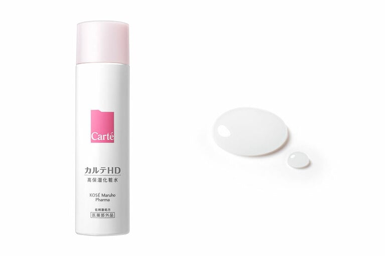 保水有効成分・ヘパリン類似物質HDと、肌荒れ防止成分・グリチルリチン酸ジカリウムを配合。さらにテアニン、セラミド類似ポリマー、スクワラン、グリセリン、NMF構成成分を補うセリン、セラミド産生を促進するアセチルヒドロキシプロリン、角質層の細胞を構成する大切なタンパク質のひとつ、フィラグリンを生み出すグリセリルグルコシドと、肌のうるおい力をサポートする厳選した保湿成分が配合されているので、肌が不安定になりやすい人には特におすすめ。カルテHD モイスチュア ローション(医薬部外品) 150mL 1,800円／コーセー マルホ ファーマ株式会社